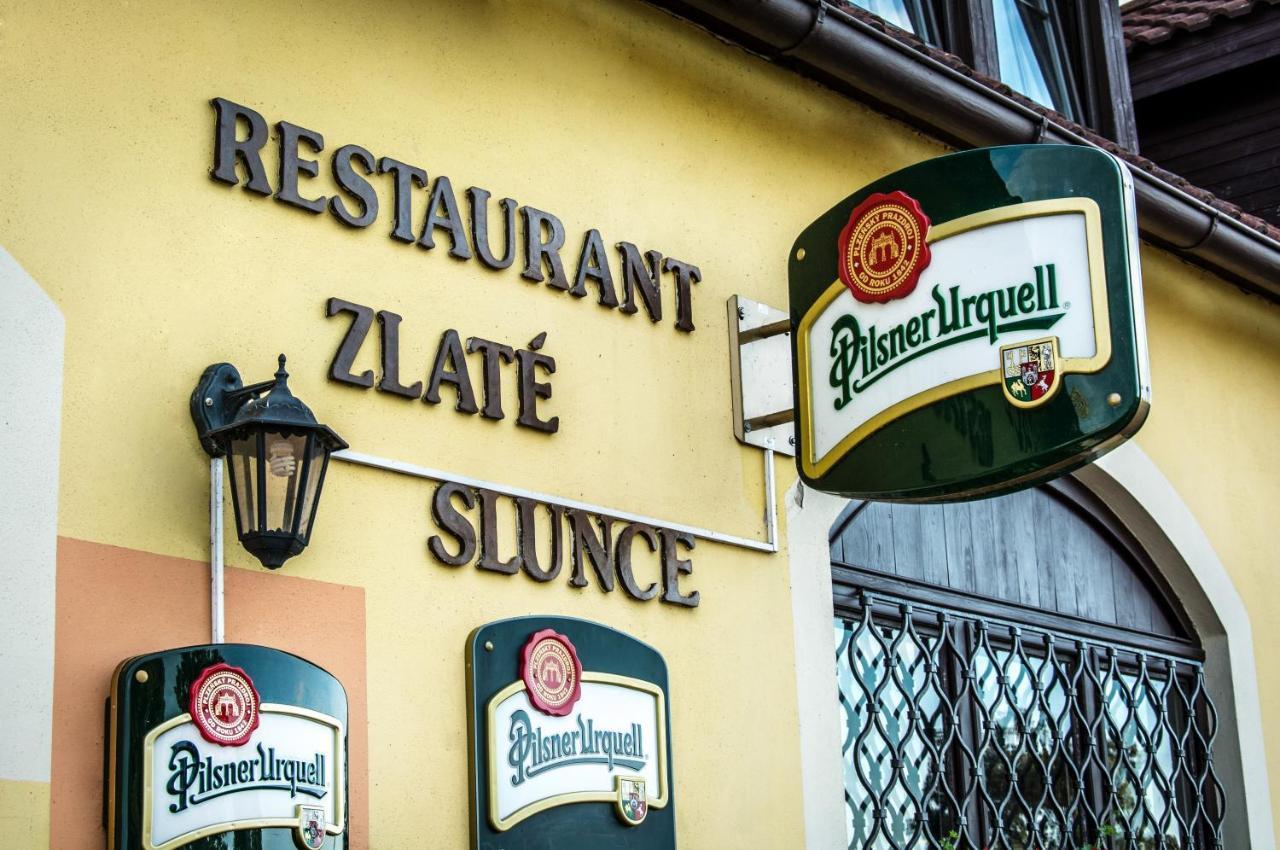 Penzion Zlate Slunce Chocenice Exteriör bild